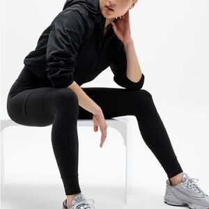 NWOT Athleta Salutation Stash Leggings Medium